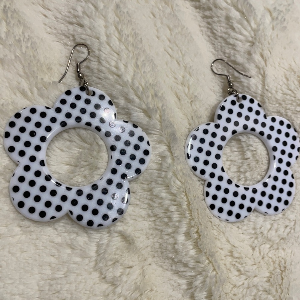 Retro polka dot flower earrings *2 for $10*